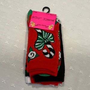 Betsey Johnson Legwear Four pair of crew socks